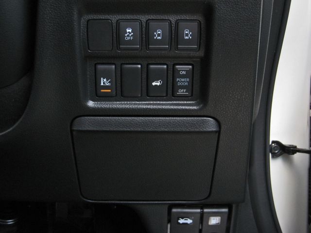 NISSAN ELGRAND 2015 Image 31