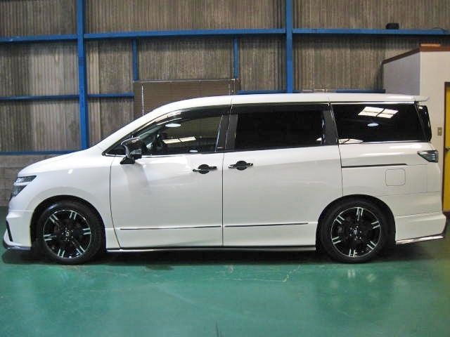 NISSAN ELGRAND 2015 Image 31