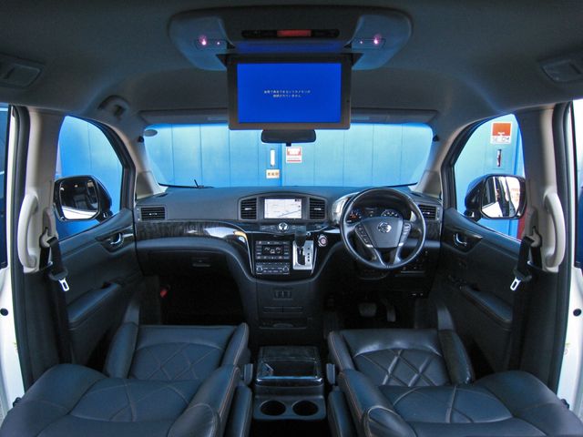 NISSAN ELGRAND 2015 Image 31