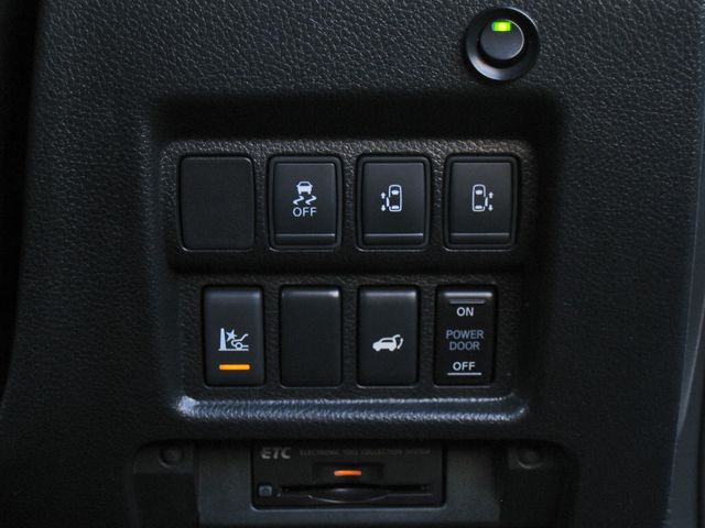 NISSAN ELGRAND 2015 Image 31