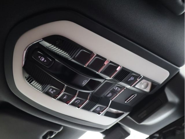 PORSCHE MACAN 2023 Image 31