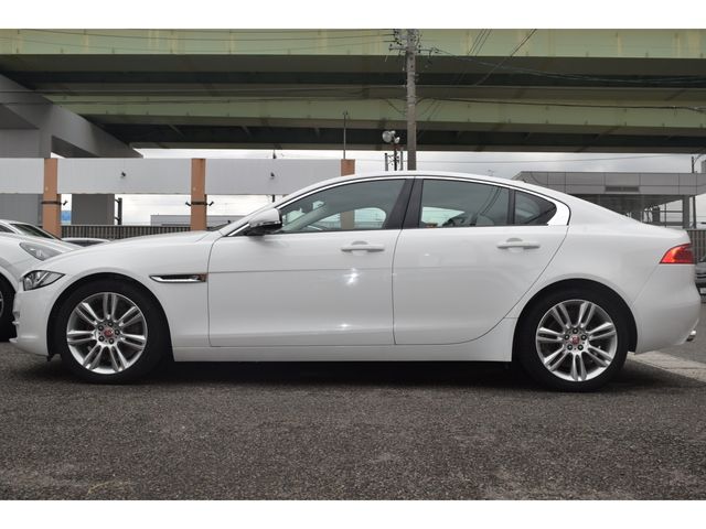 JAGUAR XESERIES 2018 Image 31