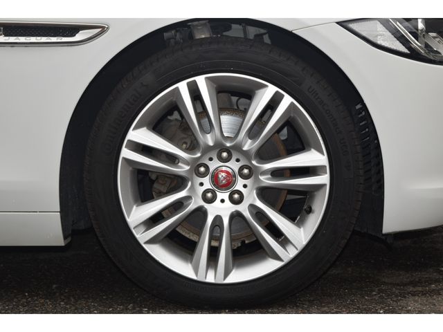 JAGUAR XESERIES 2018 Image 31