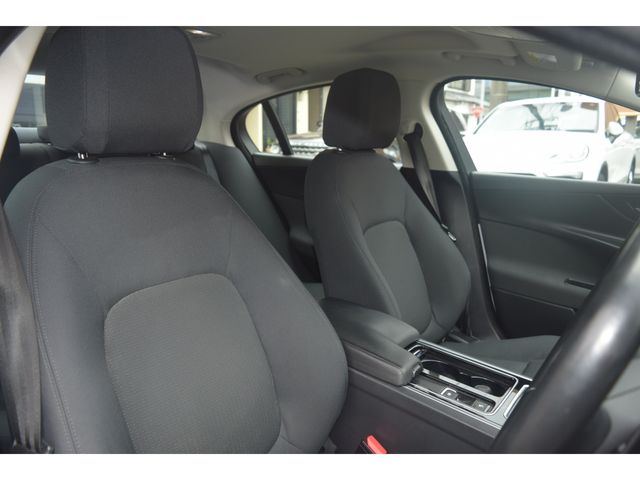 JAGUAR XESERIES 2018 Image 31