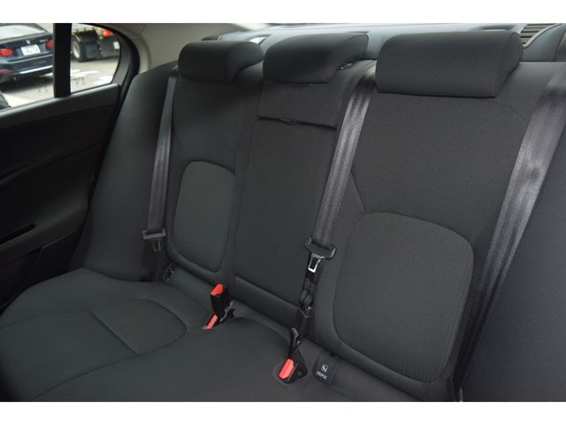 JAGUAR XESERIES 2018 Image 31