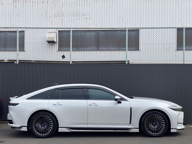 TOYOTA CROWN SEDAN HYBRID 2024 Image 31