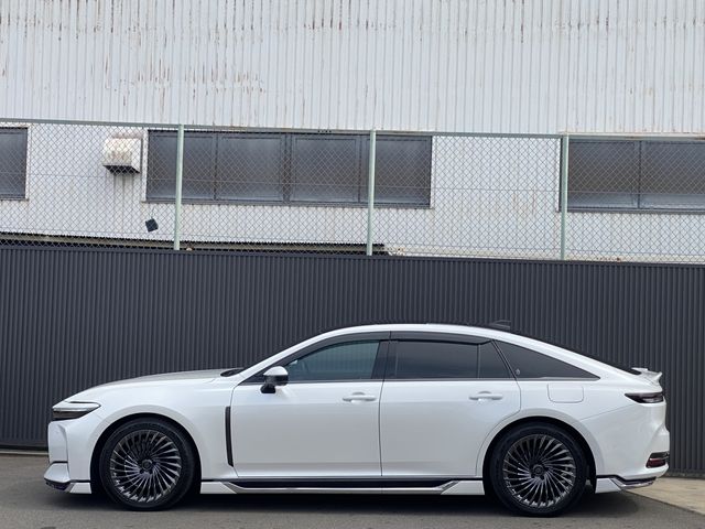 TOYOTA CROWN SEDAN HYBRID 2024 Image 31