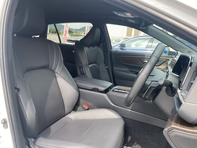 TOYOTA CROWN SEDAN HYBRID 2024 Image 31