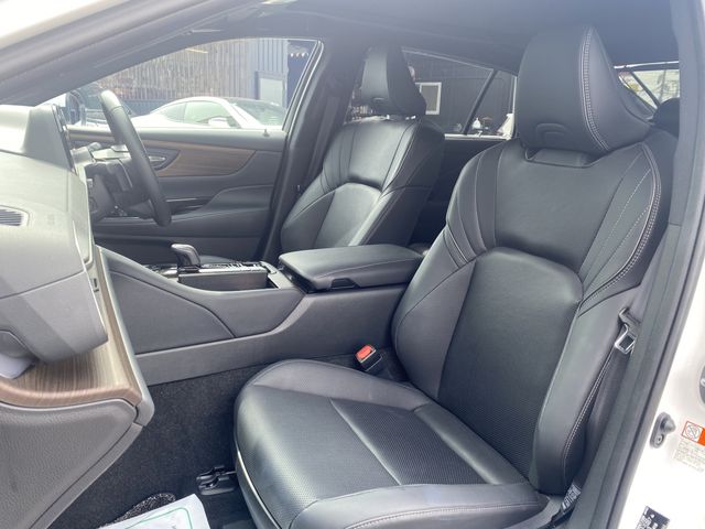 TOYOTA CROWN SEDAN HYBRID 2024 Image 31