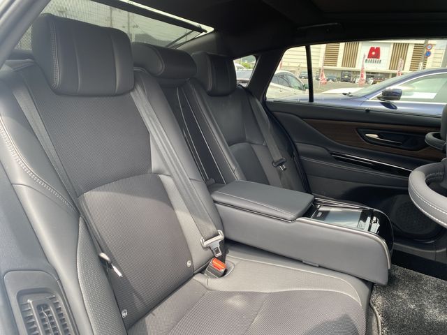 TOYOTA CROWN SEDAN HYBRID 2024 Image 31