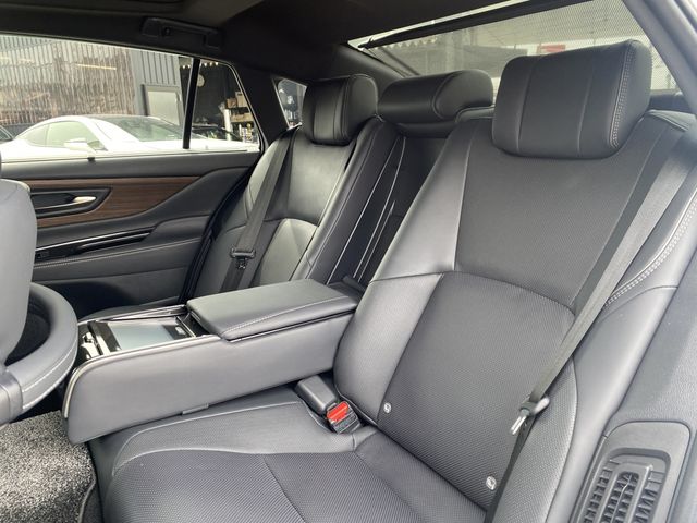 TOYOTA CROWN SEDAN HYBRID 2024 Image 31