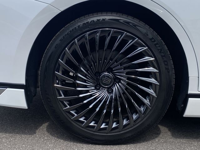 TOYOTA CROWN SEDAN HYBRID 2024 Image 31