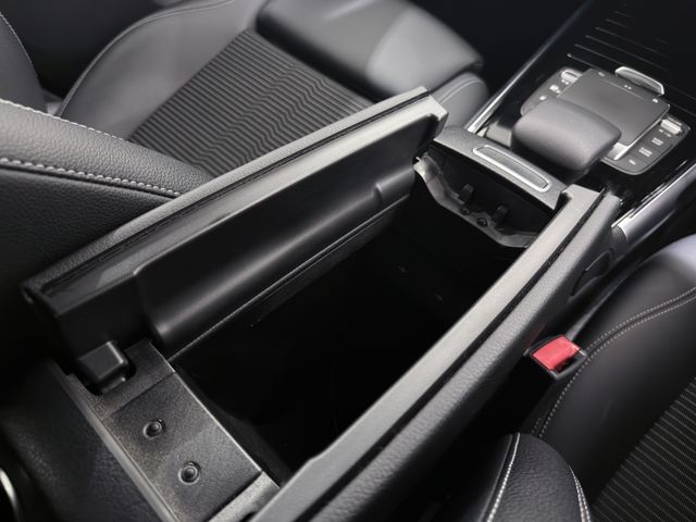 MERCEDES BENZ GLB 2021 Image 31