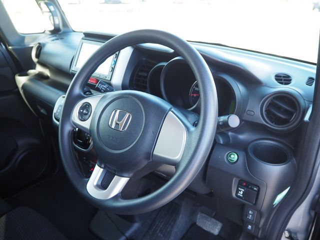 HONDA N BOX 2017 Image 31