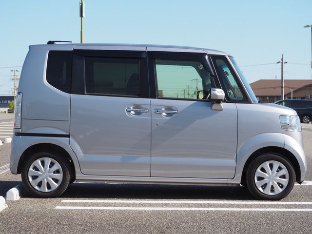 HONDA N BOX 2017 Image 31