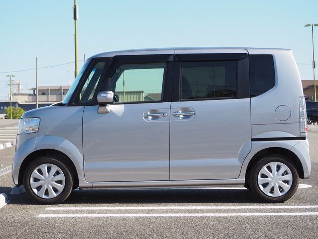 HONDA N BOX 2017 Image 31