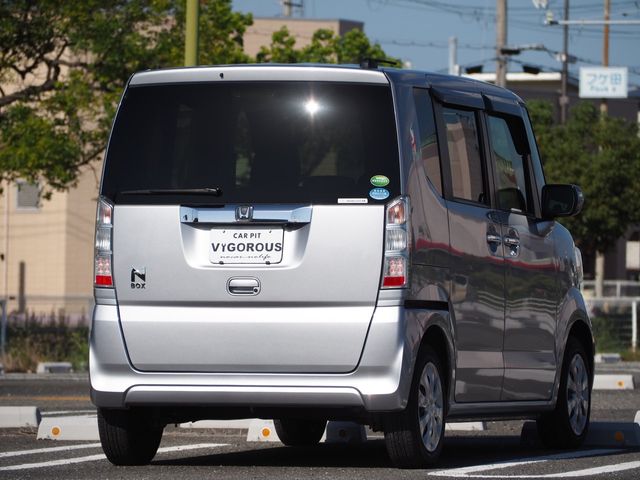HONDA N BOX 2017 Image 31