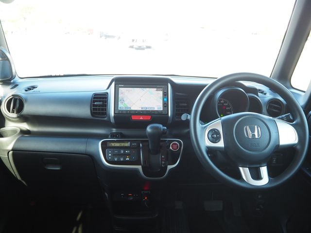 HONDA N BOX 2017 Image 31