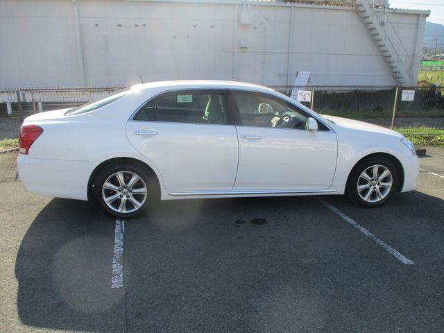 TOYOTA CROWN MAJESTA 2010 Image 31