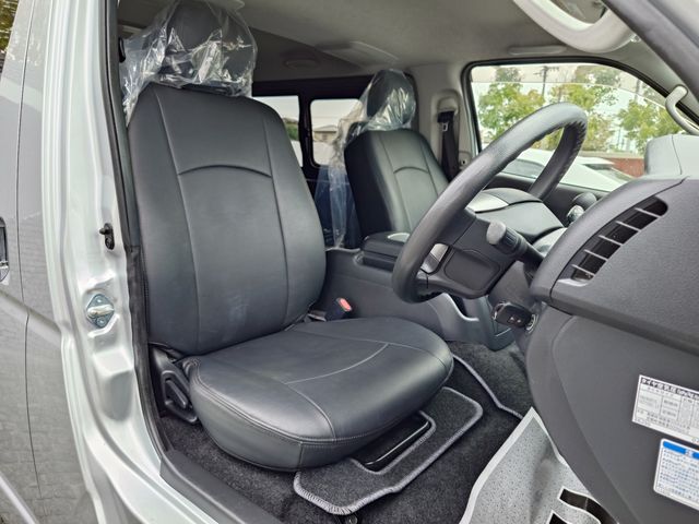 TOYOTA REGIUSACE VAN 2WD 2019 Image 31