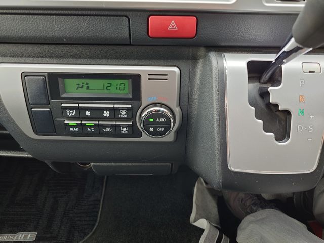 TOYOTA REGIUSACE VAN 2WD 2019 Image 31