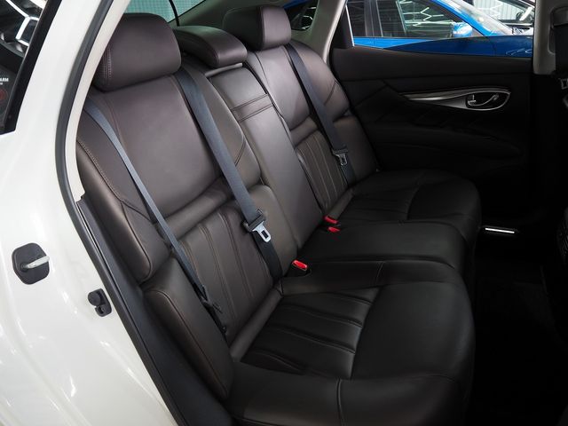 NISSAN FUGA HYBRID 2016 Image 31