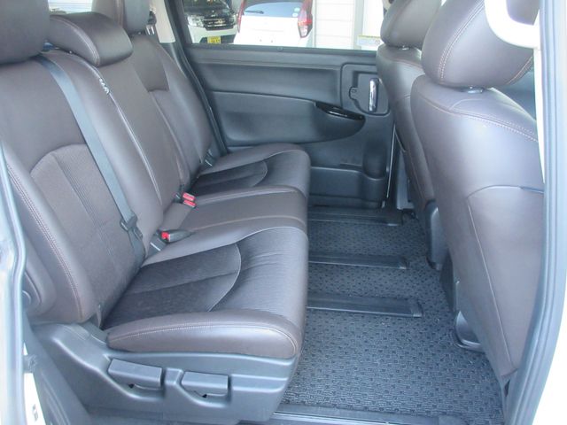 NISSAN ELGRAND  4WD 2023 Image 31
