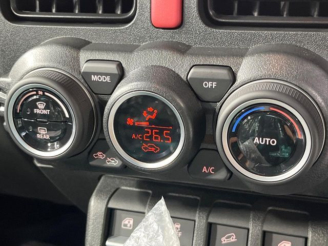 SUZUKI JIMNY NOMADE 2025 Image 31