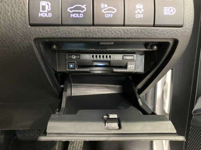 TOYOTA CAMRY HYBRID 2020 Image 31