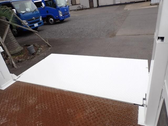 ISUZU ELF 2018 Image 31