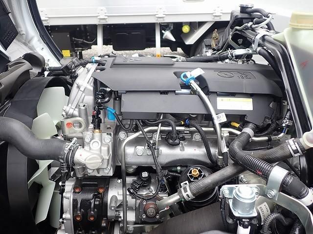 MITSUBISHI CANTER 2025 Image 31