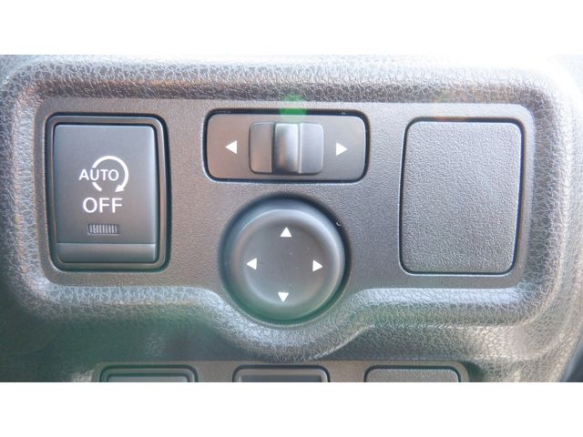 NISSAN NOTE 2018 Image 31