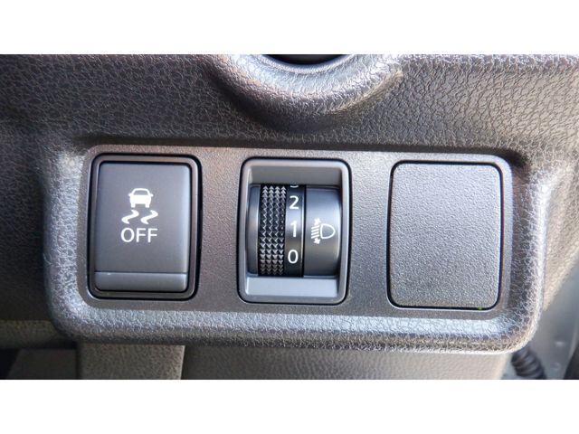 NISSAN NOTE 2018 Image 31