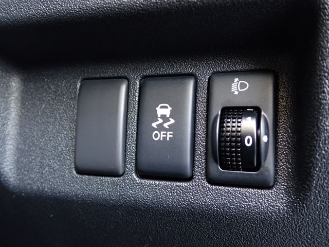 NISSAN MARCH 2018 Image 31