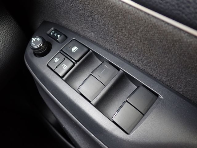 TOYOTA YARIS HYBRID 2020 Image 31