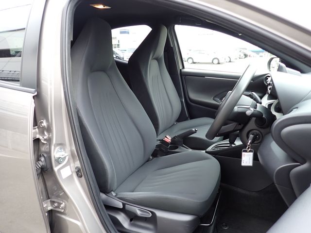 TOYOTA YARIS HYBRID 2020 Image 31