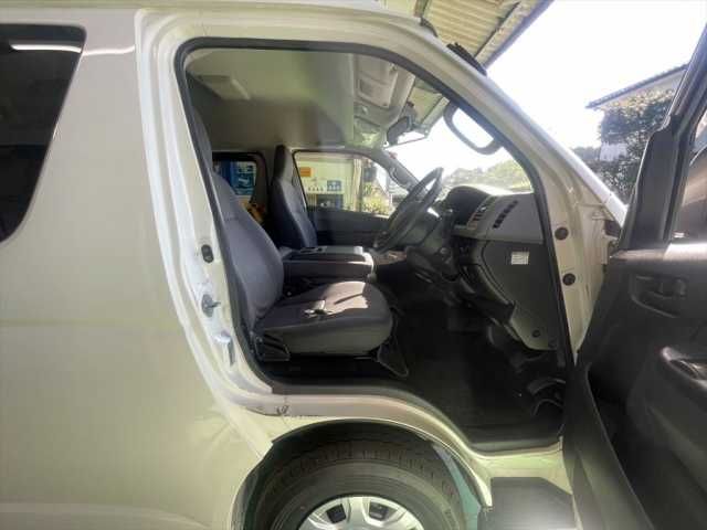 TOYOTA HIACE VAN 1.25T 2WD 2013 Image 31