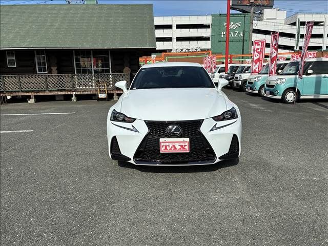 TOYOTA LEXUS IS200T 2017 Image 31