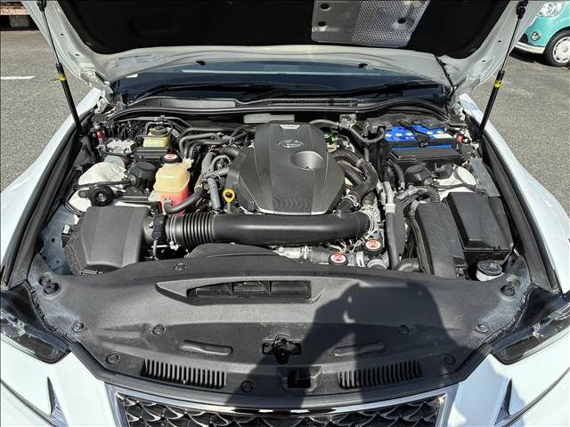 TOYOTA LEXUS IS200T 2017 Image 31