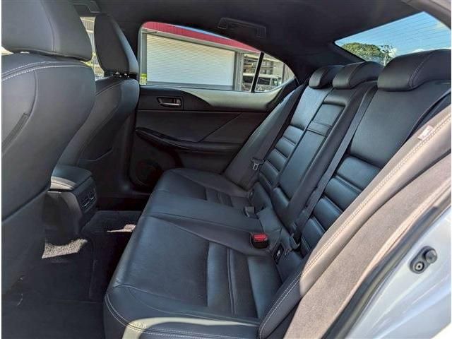 TOYOTA LEXUS IS300 2020 Image 31