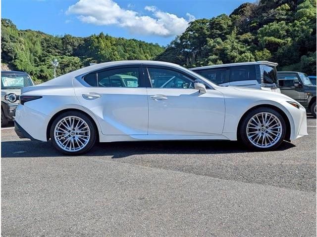 TOYOTA LEXUS IS300 2020 Image 31