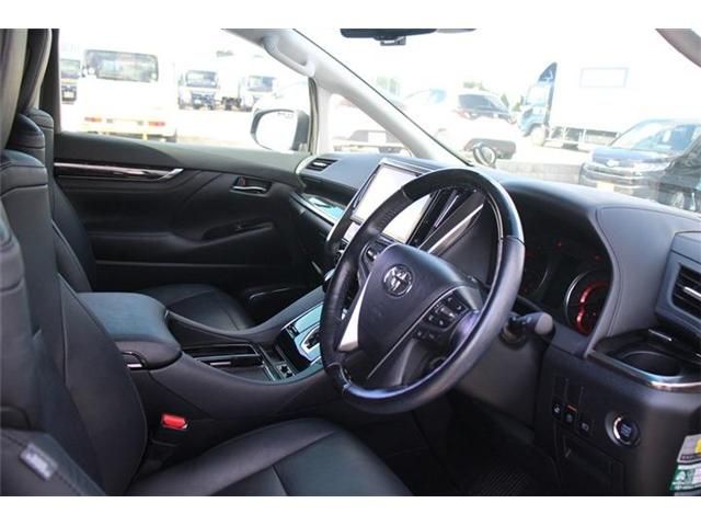 TOYOTA ALPHARD 2018 Image 31