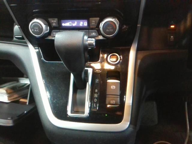 NISSAN SERENA  S-HYBRID 4WD 2016 Image 31