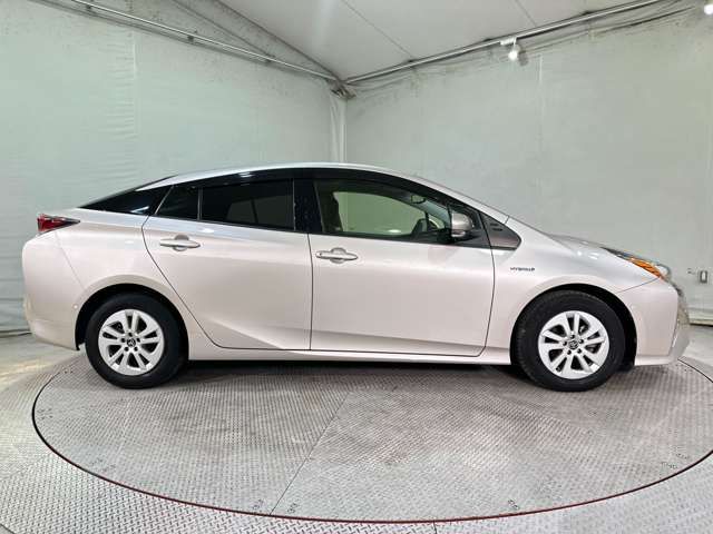 TOYOTA PRIUS 2016 Image 31