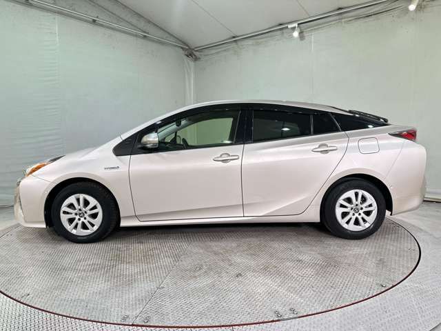 TOYOTA PRIUS 2016 Image 31