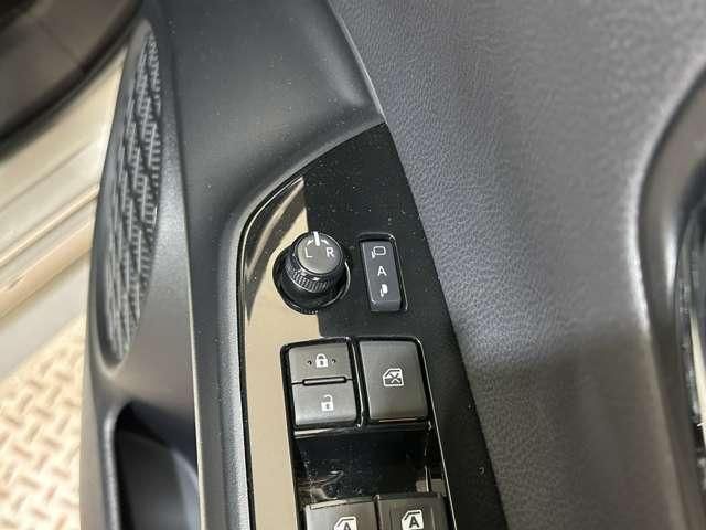 TOYOTA PRIUS 2016 Image 31