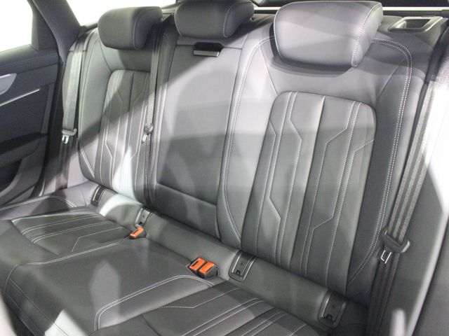 AUDI A6 AVANT 2024 Image 31