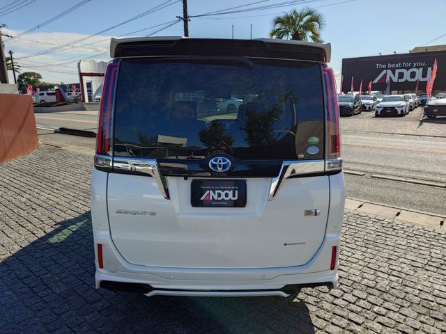 TOYOTA ESQUIRE HYBRID 2019 Image 31