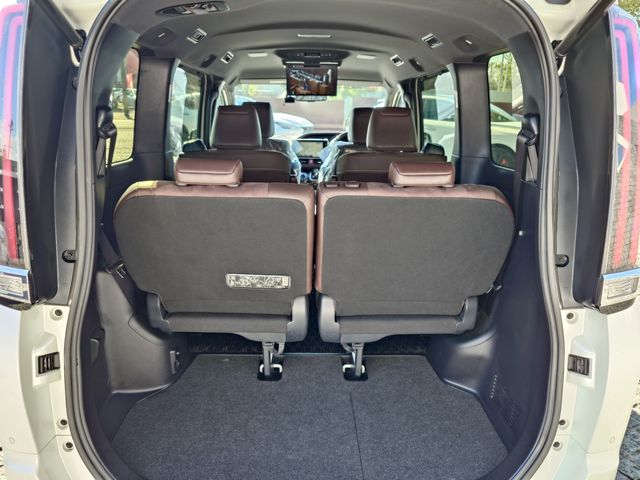 TOYOTA ESQUIRE HYBRID 2019 Image 31