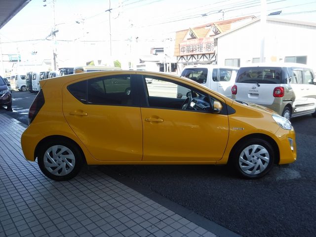 TOYOTA AQUA 2016 Image 31